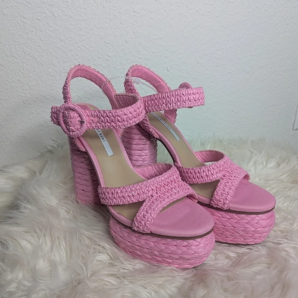 Gianni Bini Stylish Pink Platform Sandals - Picture 4 of 14